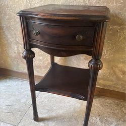 Vintage antique mahogany end table night stand