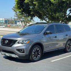 2020 Nissan Pathfinder