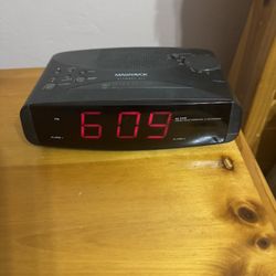 Magnavox Electric Clock Radio