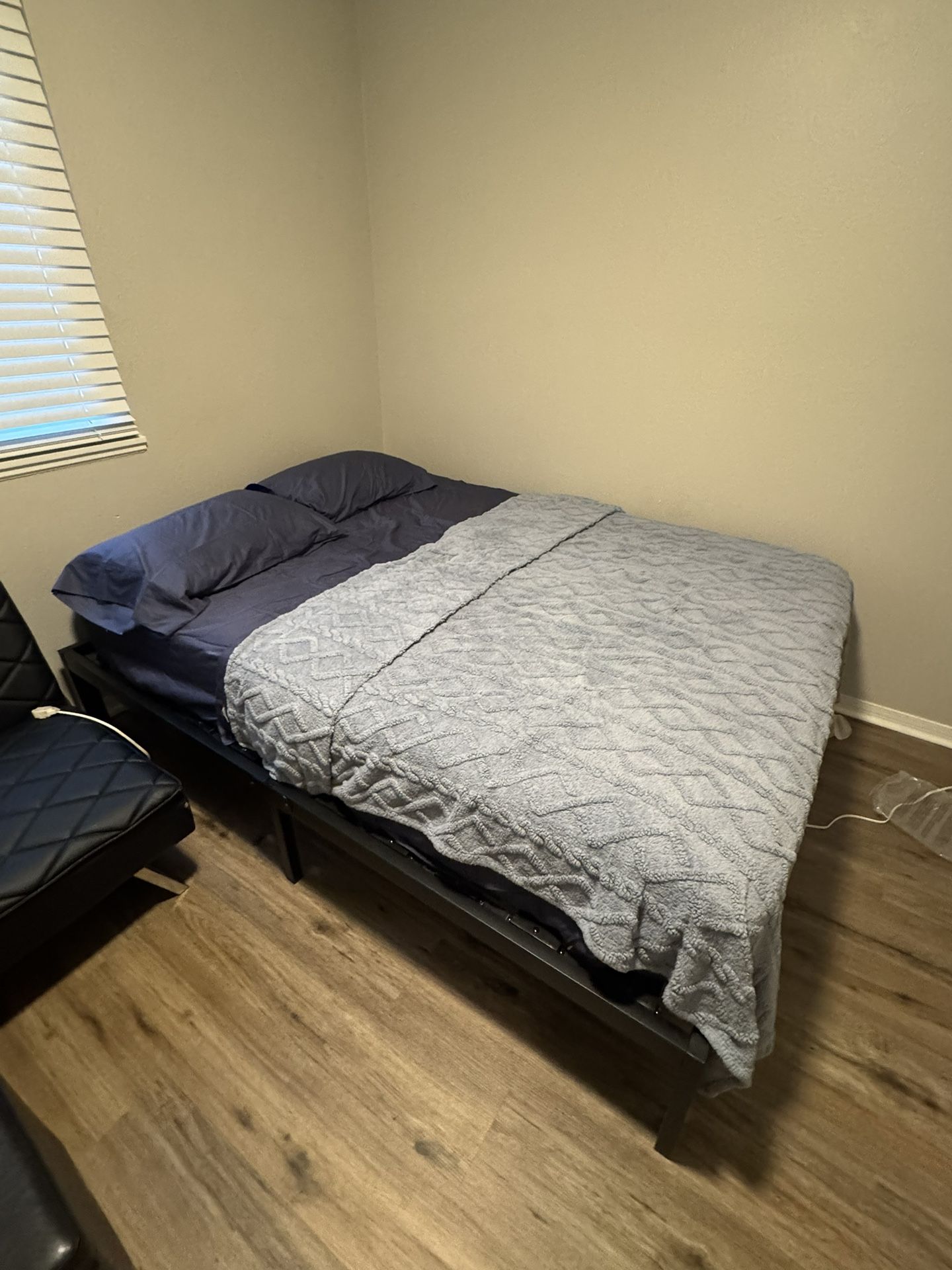 Queen bed