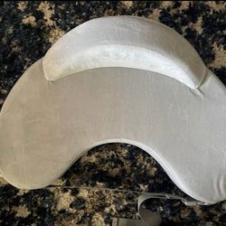 Momcozy nursing support pillow