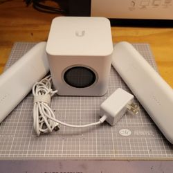 Ubiquiti Unifi AmpliFi HD Mesh Wi-Fi Router With Two Mesh Points