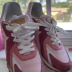 Pink women Louis Vuitton sneakers 