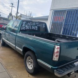 1997 Silverado  5.0 Clean Title  150.000 Millas