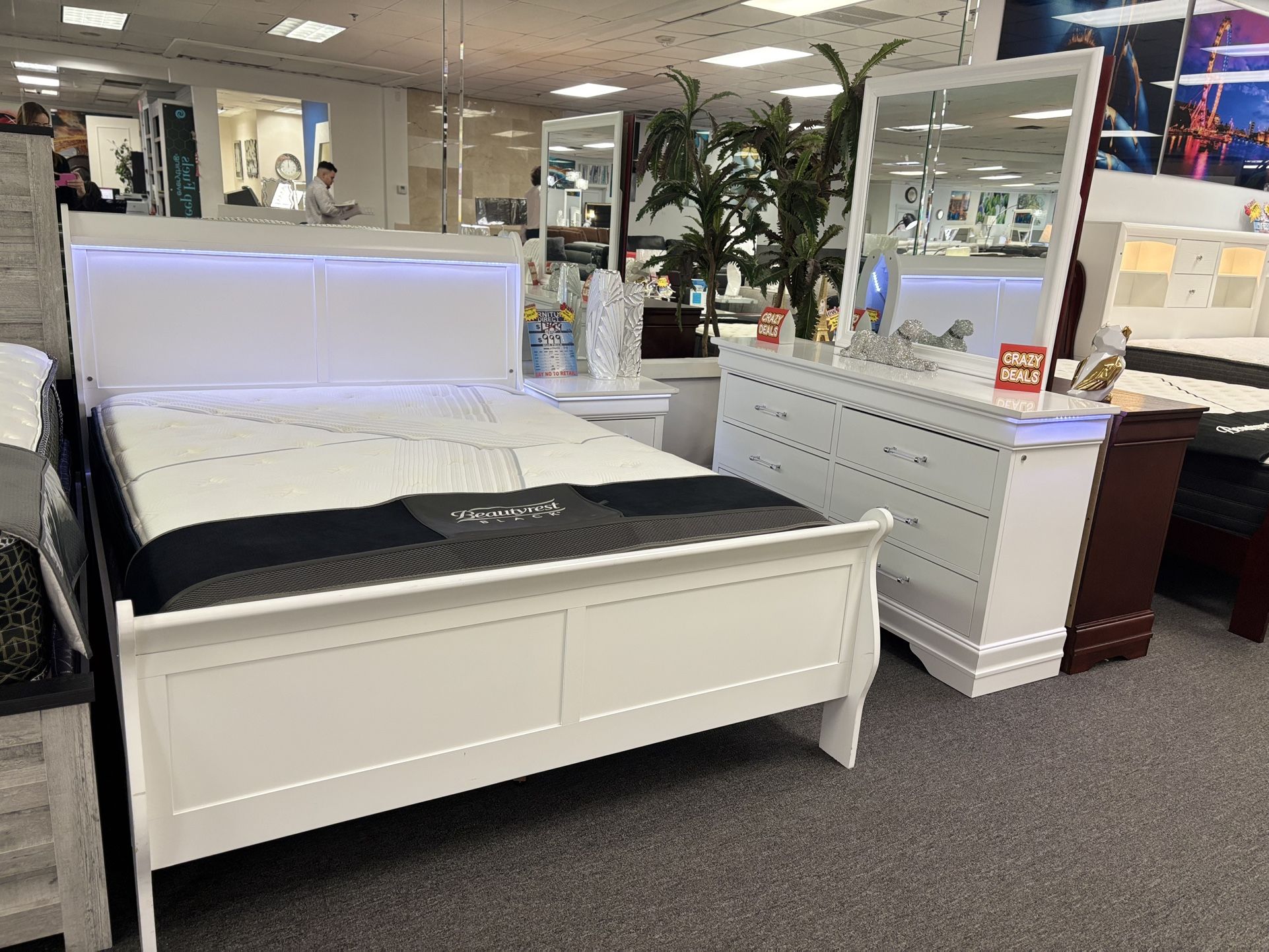 White Bedroom 5pc Set For Sale ( Free Mattress) W/ Built-in LED Lights