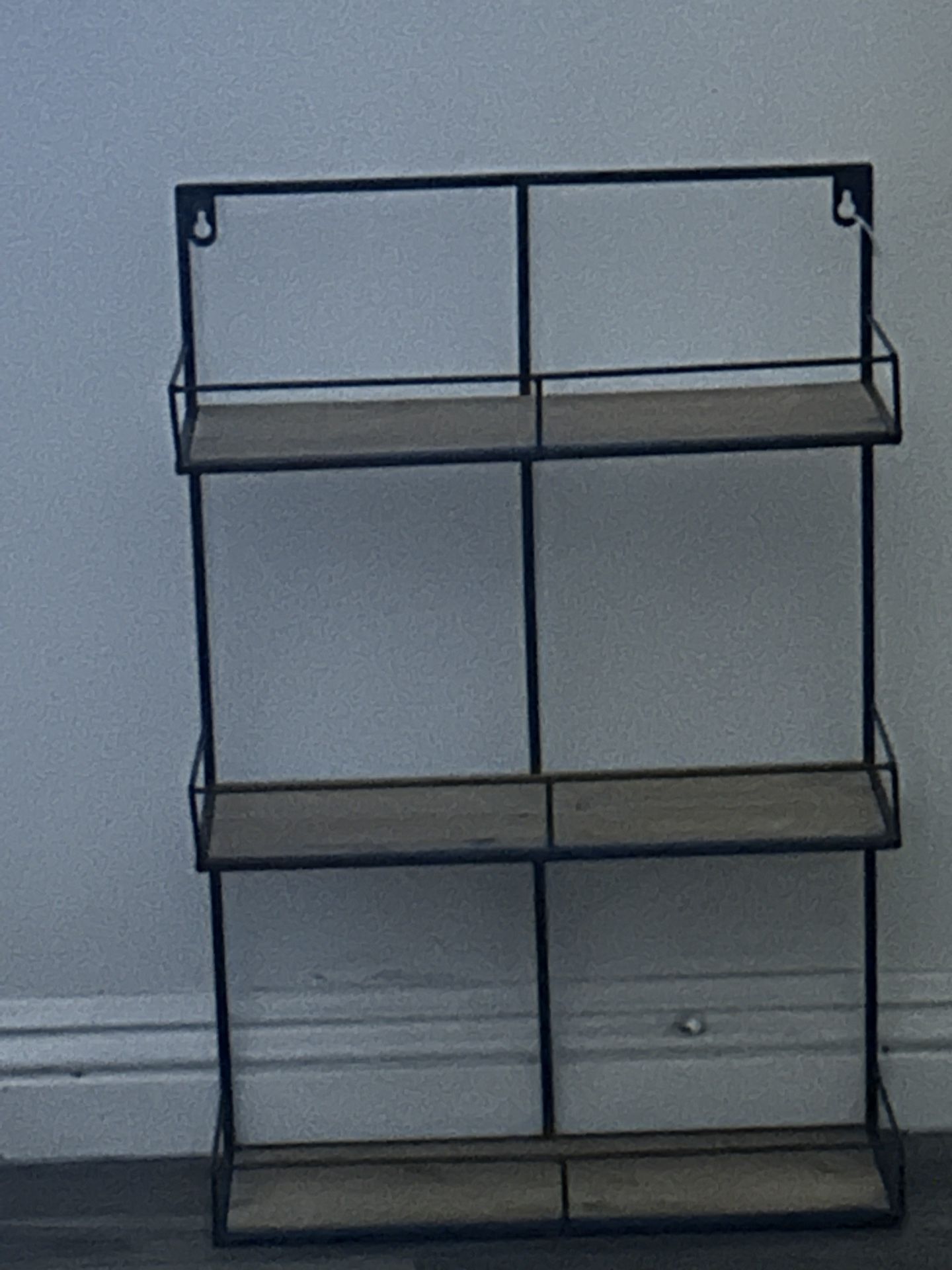 Repisa de Para Colgarala Pared $5 Lynwood CA