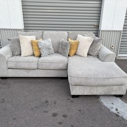 Sectional Couch 