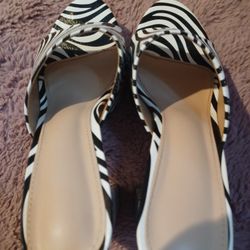Size 8. From Shein.