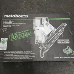 Metabo 3-1/4-in 21-Degree Pneumatic Roundhead Framing Nailer