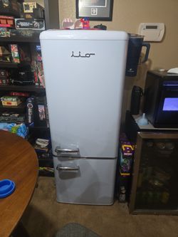 Retro Fridge 250