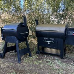 TRAEGER CENTURY 885  PELLET GRILL SMOKER 