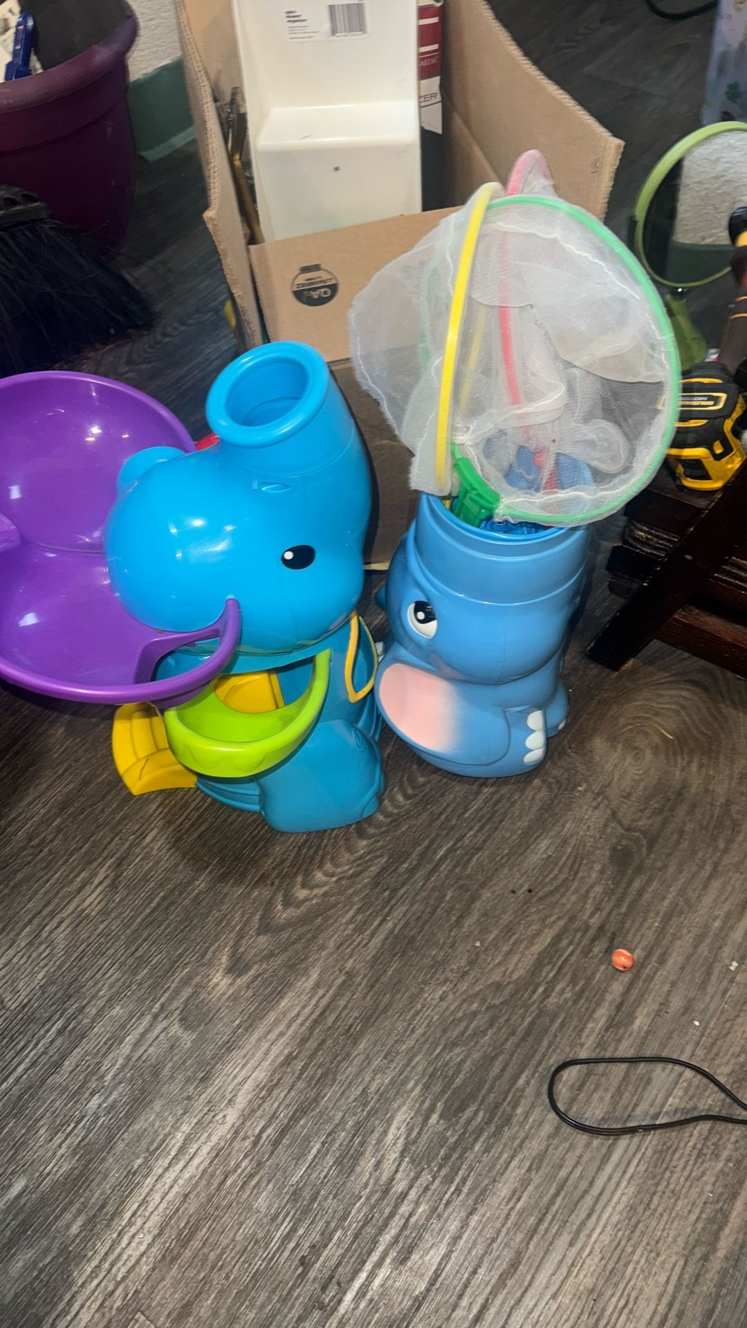 Elefun Lot Both Uses Battery