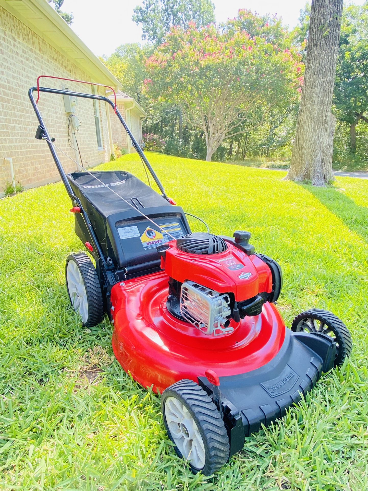 Troy Bilt TB110 / 21” / 5.50HP / 140cc Push Mower With Bag