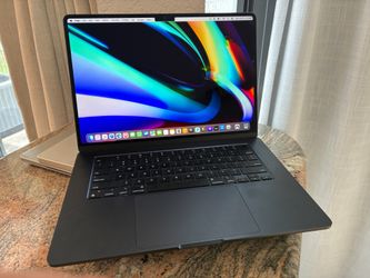 Macbook Air M3 8GB RAM 256GB SSD EXCELLENT CONDITION