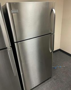 Frigidaire Top Mount Refrigerator Stainless Steel - TopFreezer