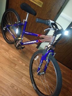 SCHWINN RACER ALUMINUM WOMEN S MTN BIKE for Sale in Pomona CA OfferUp