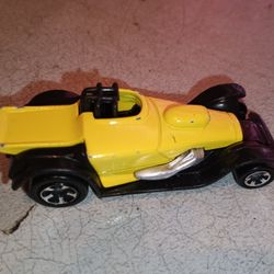 Hot Wheels - 2002 McDonald's Happy Meal, Roadster (Yellow)