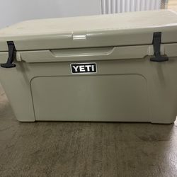 Yeti Tundra 75 Cooler-Tan