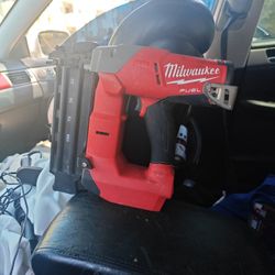 Milwaukee Nail Gun 