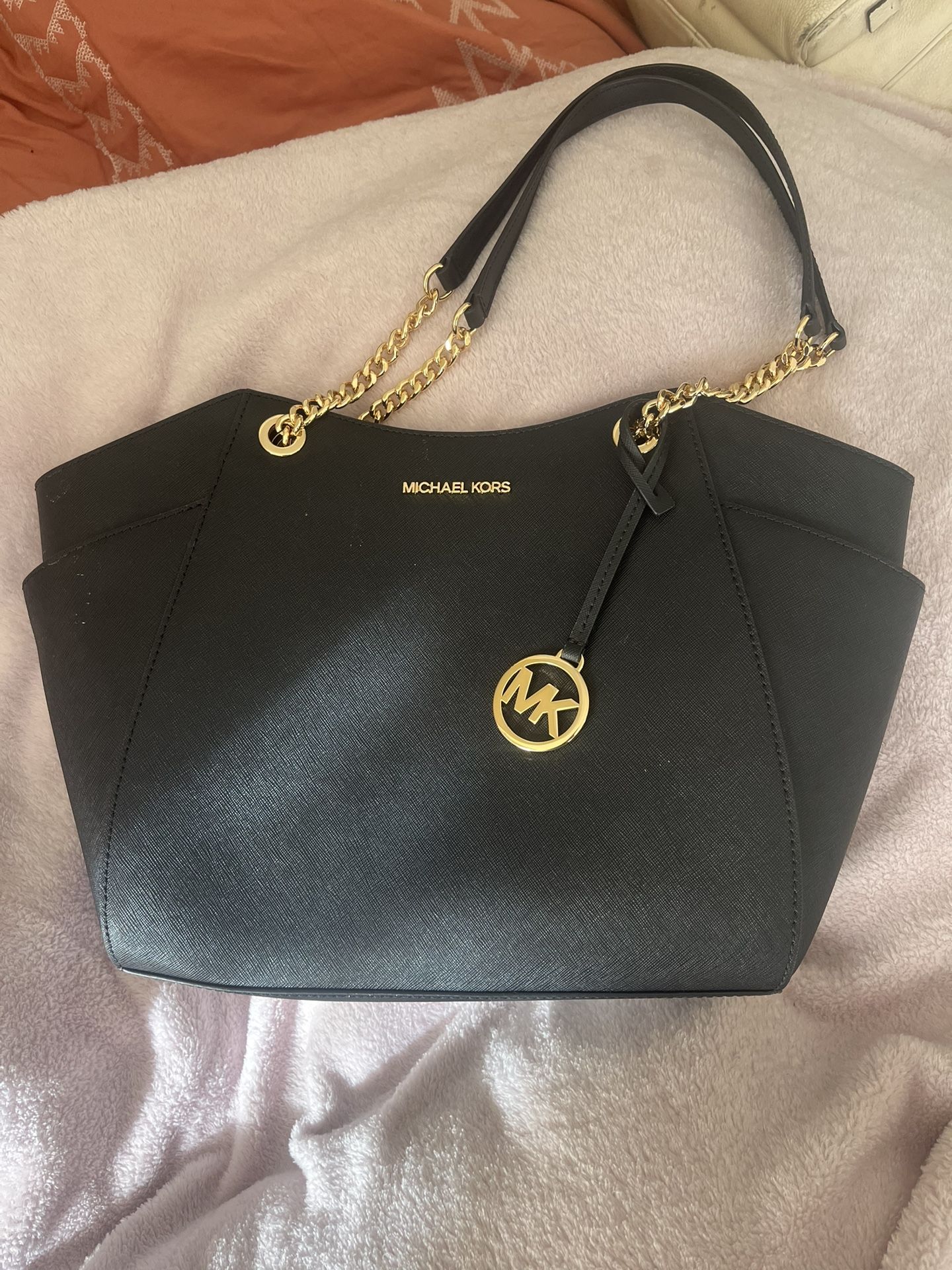 MK GOLD CHAIN BLACK PURSE 