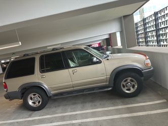 2000 Ford Explorer