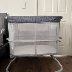 Ingenuity Dream & Grow Bedside Baby Bassinet with AirLoom Mattress, for Ages 0-12 Months, Adjustable Height - Handstitch (Grey)