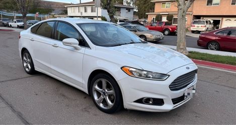 2014 Ford Fusión SE