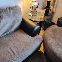 Black and gray chase with Giant Spinning Ottoman