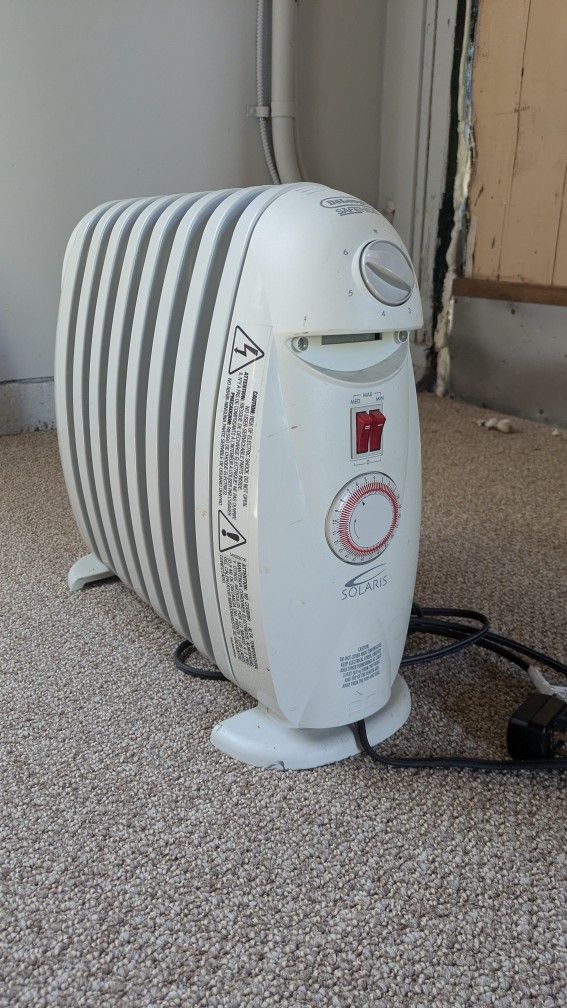 DeLonghi Bathroom Safe 1200W Radiant Heater DLOTRN0812T