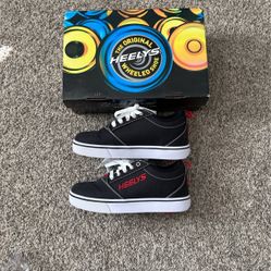 Boys Heelys Sneakers - Size 5