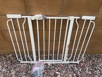 Regalo White Metal Baby Safety Gate