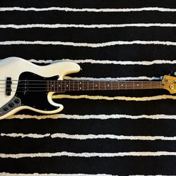 Squier Classic Vibe 60’s Jazz Bass