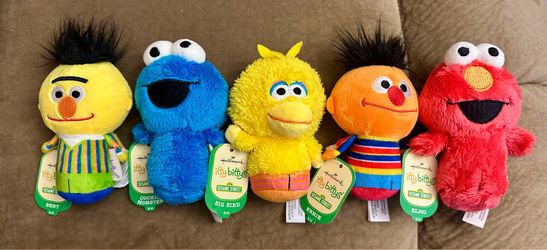 Sesame Street 5 pc Set of Itty Bitty’s with Tags