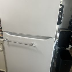 Like New Refrig 