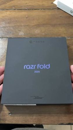 Motorola Razr Fold 2026 - 16GB / 512GB - PANTONE Blackened Blue
- (T-Mobile)