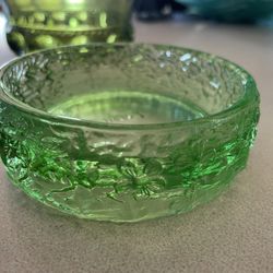 1970’s Vintage Avon beautiful Green Glass Jewelry /Trinket /key /plant Dish Floral Embossed 