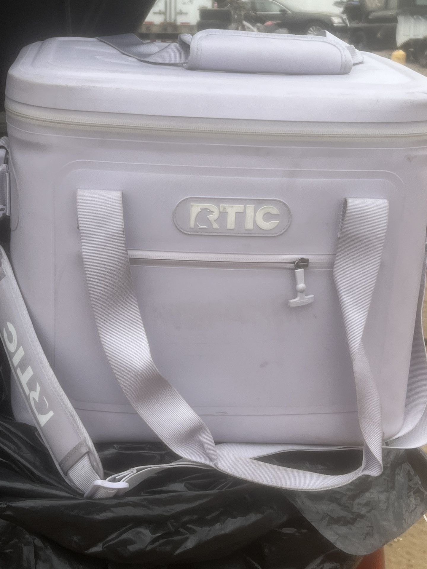 RTIC 30 Can Cooler