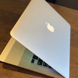 Apple MacBook Air 13” Core i5 processor 4GB RAM 256GB SSD STORAGE DRIVE $175 