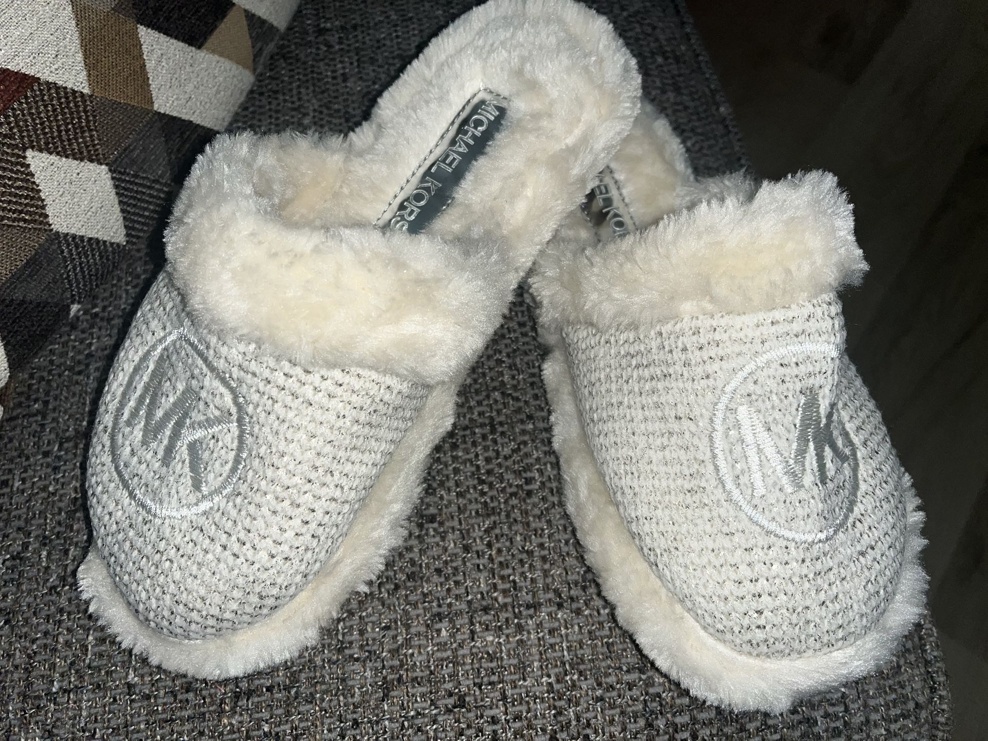 Michael Kors Size 8 Slippers