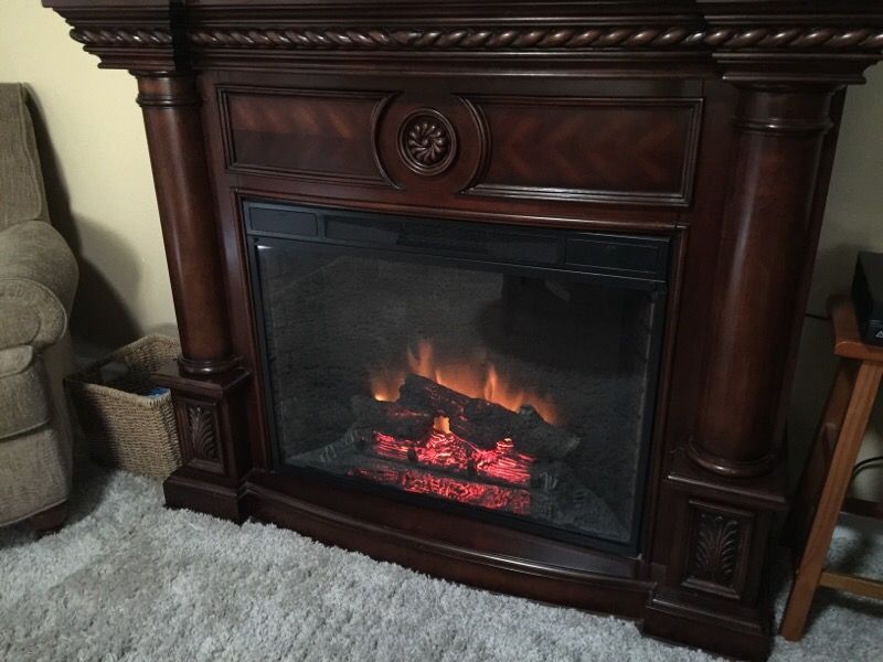 Twin star electric fireplace 33ef010gra for Sale in Livermore, CA - OfferUp