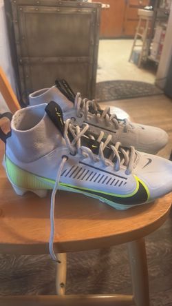 Football cleats Nike vapor  size 8