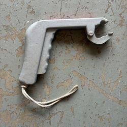Aluminum Fish Gripper