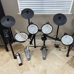 Roland - V-Drum set model: TD-1 / double bass & hi-hat, full set!