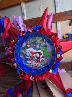 Spidey and his amazing friends 3D star pinata