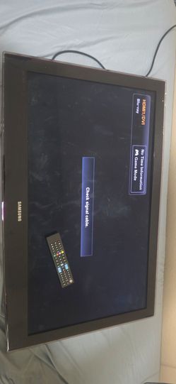 Samsung Flat Screen TV with Univeral Remote