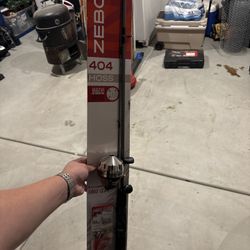 Zebco 404 Hoss Spincast Combo with an Eagle Claw Tackle Kit