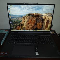 Lenova- Yoga 7  2-in-1  16" 2K Touchscreen Laptop