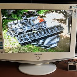 Weird early 2000s monitor