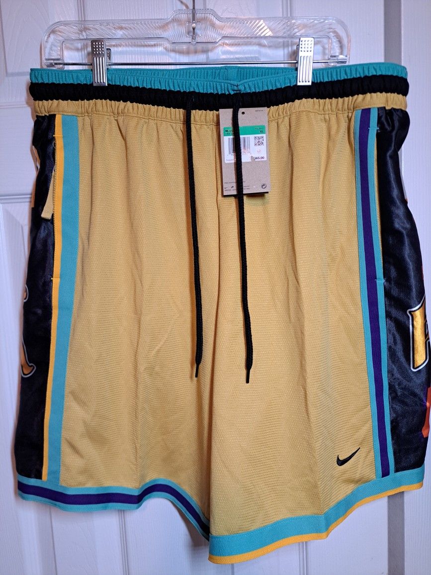 Nike Basketball Shorts Mens XL New