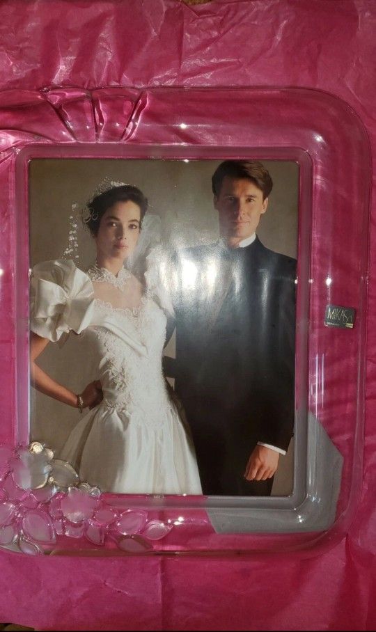 MIKASA CRYSTAL PICTURE FRAME Germany/WEDDING/14 1/2"x 12 1/2" Photo/8 x 10 Photo